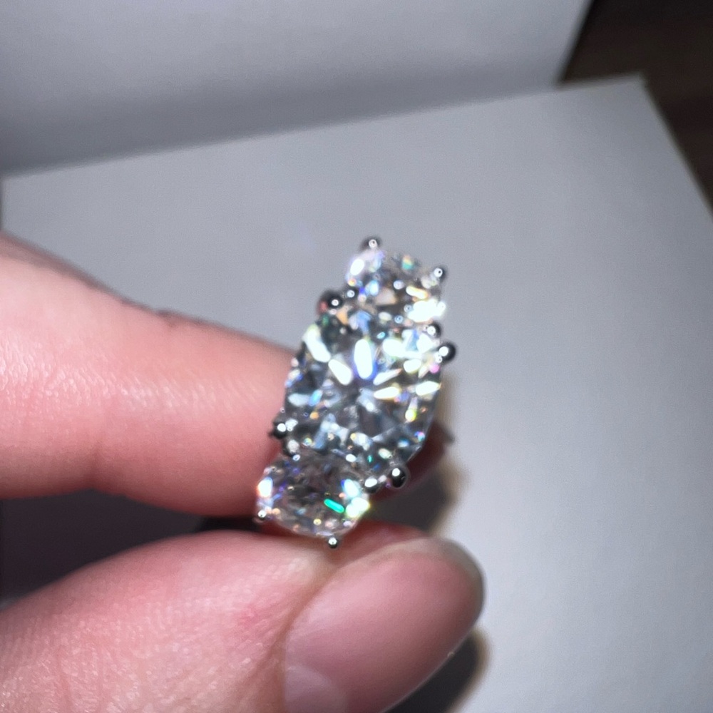 Sterling Silver Three Stone Moissanite Ring Size 8 - Picture 5 of 8